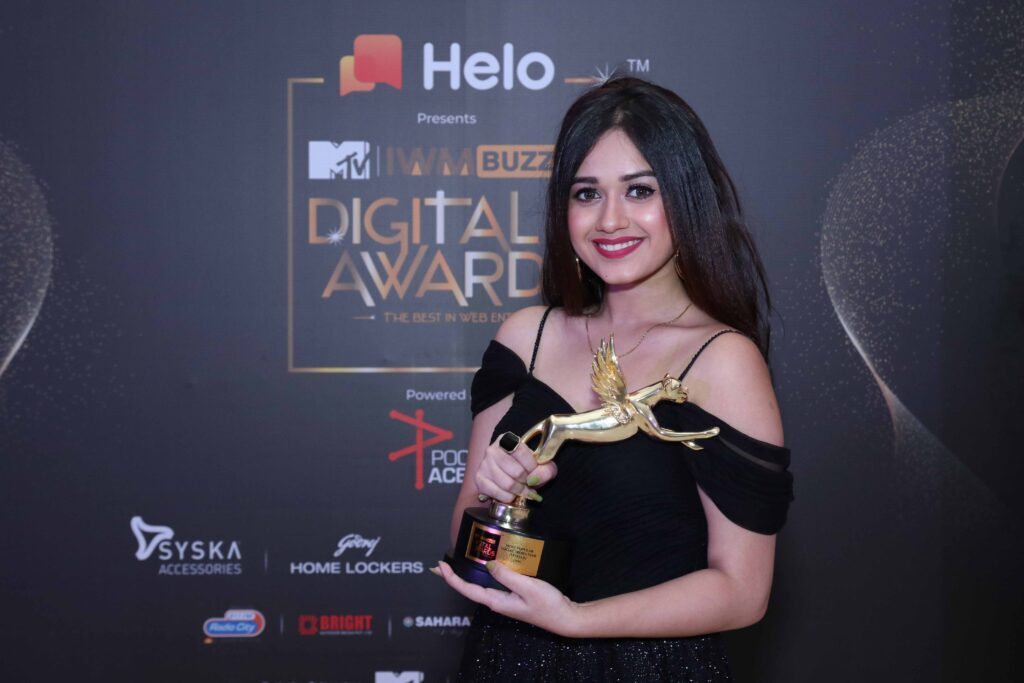 TikTok star Jannat Zubair wins big at MTV IWMBuzz Digital Awards 2019 - 1