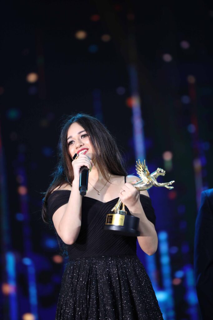 TikTok star Jannat Zubair wins big at MTV IWMBuzz Digital Awards 2019 - 3
