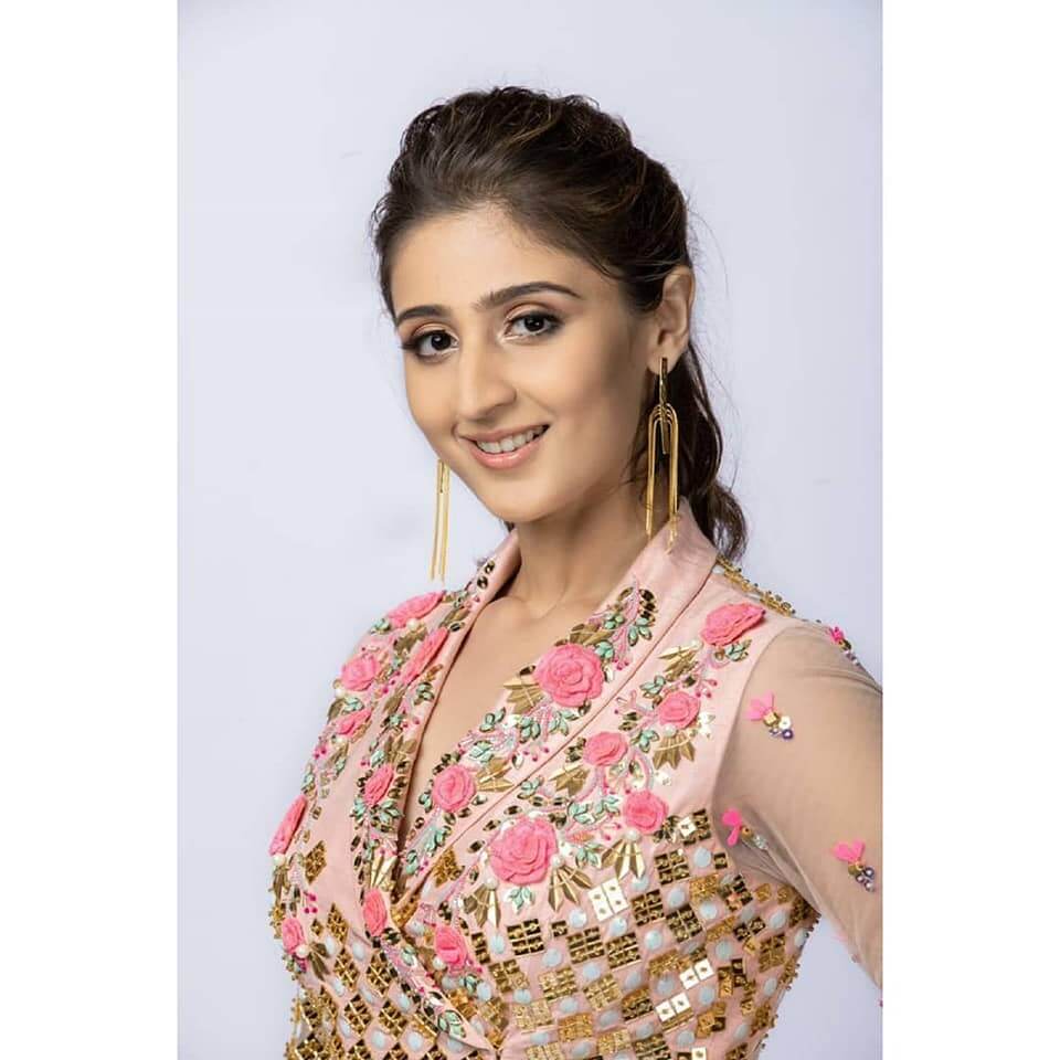 [Photo] Dhvani Bhanushali’s fashion is too trendy and we know why - 2