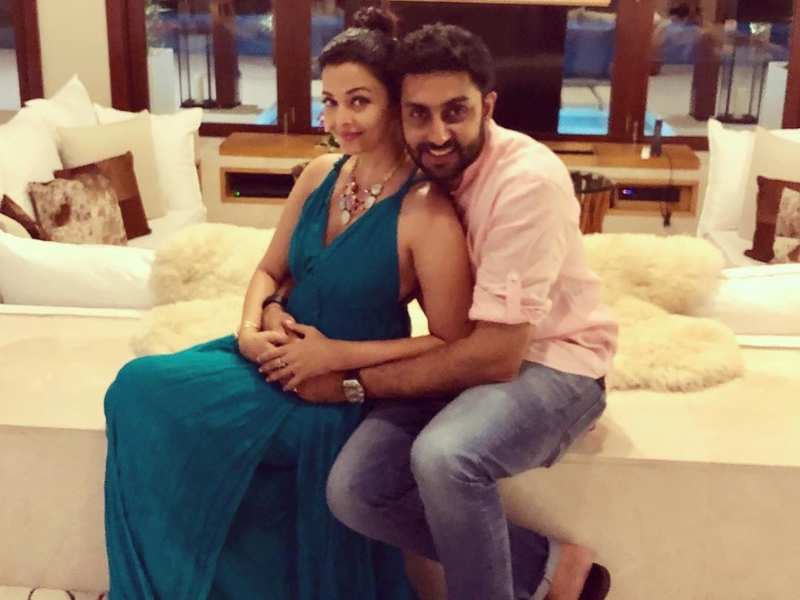 10 Times Aishwarya Rai Bachchan and Abhishek Bachchan Were #CoupleGoals - 8