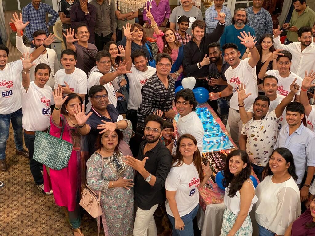 Team of Meri Hanikarak Biwi celebrates 500 episodes completion - 1