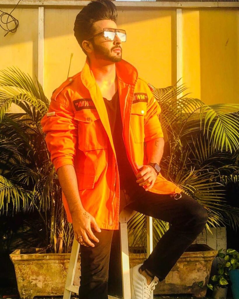 Dheeraj Dhoopar strikes a cool style statement with his sun glares - 0