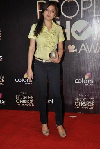 Drashti Dhami and her enchanting red carpet looks! - 3