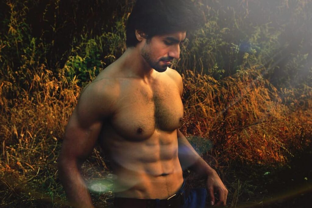 Hot looks of Harshad Chopda when shirtless - 0