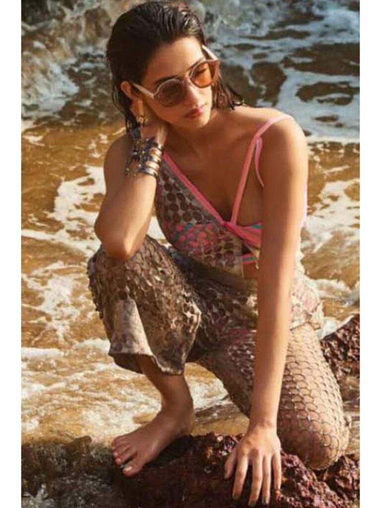 Hottest Disha Patani Bikini Pictures Will Make You Fall In Love With Her - 4