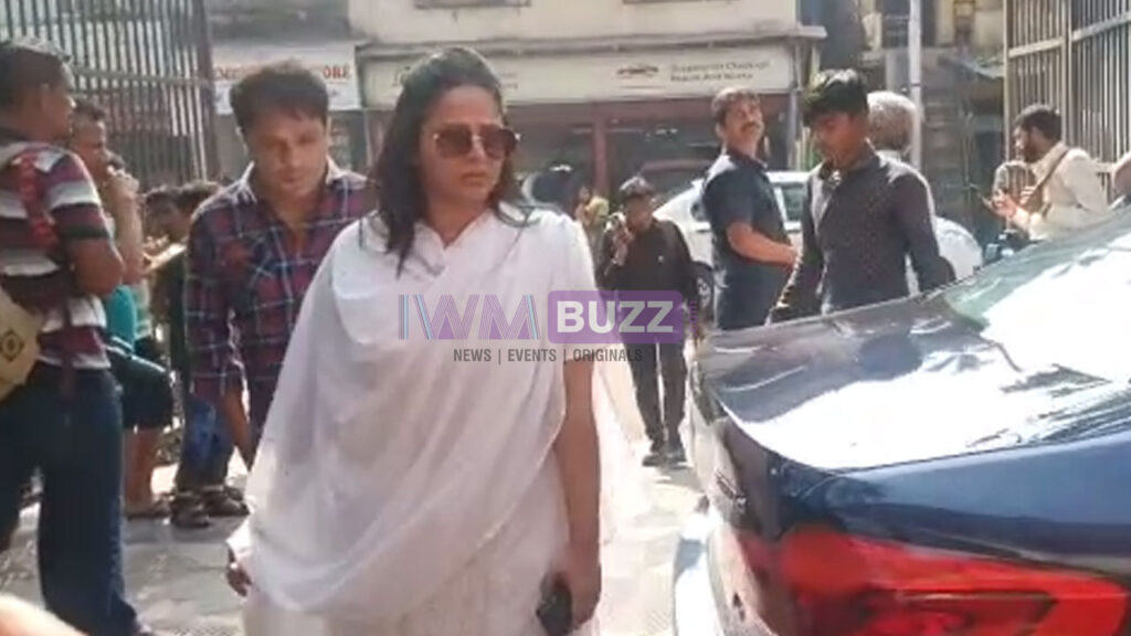 Karanvir Bohra, Arjun Bijlani, Chetan Hansraj and Shilpa Saklani arrive for Kushal Punjabi’s funeral - 6