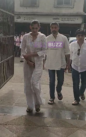 Karanvir Bohra, Arjun Bijlani, Chetan Hansraj and Shilpa Saklani arrive for Kushal Punjabi’s funeral - 14