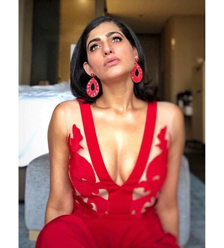 Kubbra Sait Fashion Game: Stunner or Bummer? - 1