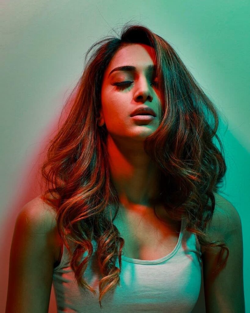 These Erica Fernandes hairstyles never fail to inspire us - 2