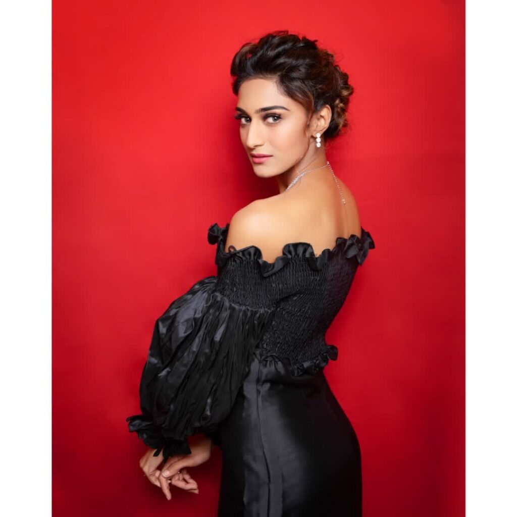 These pictures prove that Erica Fernandes slays in every avatar - 0