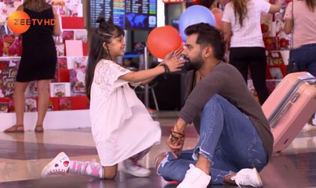 Moments when Shabir Ahluwalia was daddy-cool in Kumkum Bhagya - 0