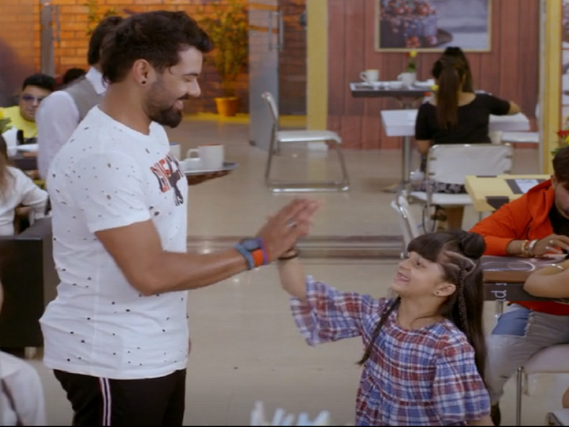 Moments when Shabir Ahluwalia was daddy-cool in Kumkum Bhagya - 1