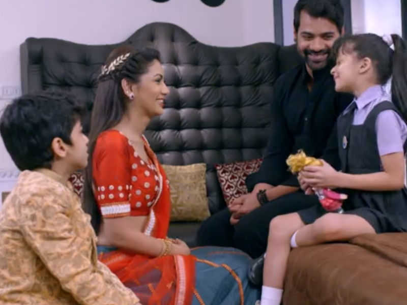 Moments when Shabir Ahluwalia was daddy-cool in Kumkum Bhagya - 3