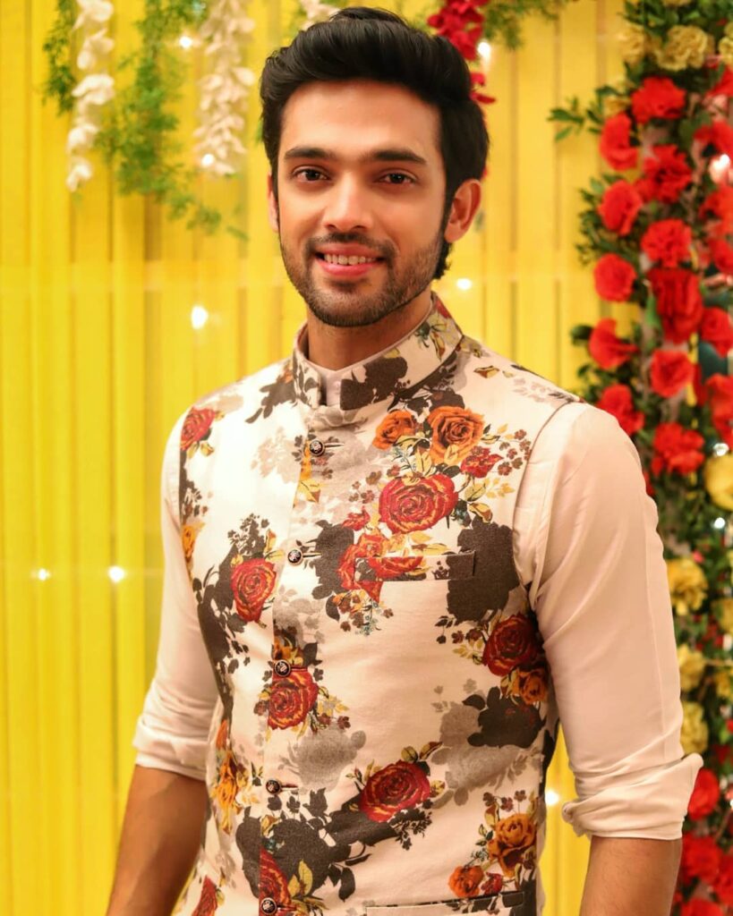 Parth Samthaan Vs Mohsin Khan: Whose Floral Lookbook Made You Blush? - 5