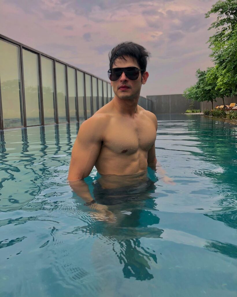 Shirtless charm of the handsome hunk Priyank Sharma | IWMBuzz