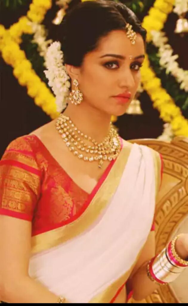 Shraddha Kapoor’s traditional saree look - 1