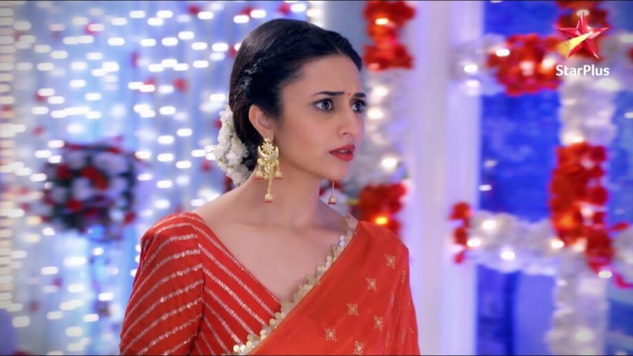 Top 10 Looks Of Divyanka Tripathi as Dr. Ishita from Yeh Hai Mohabbatein 6