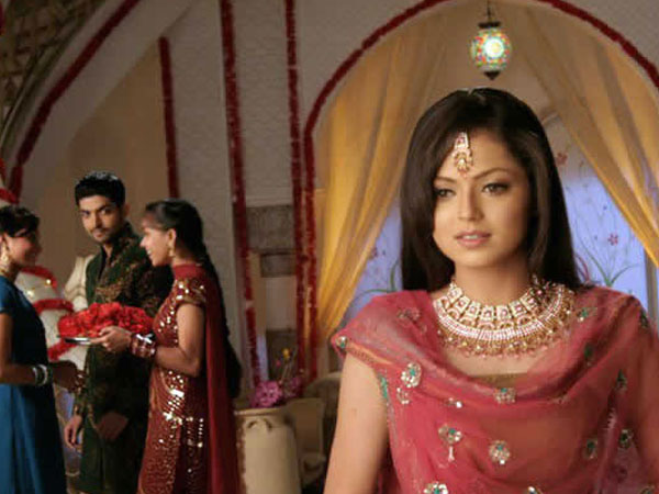 4 strong roles played by Drashti Dhami - 0