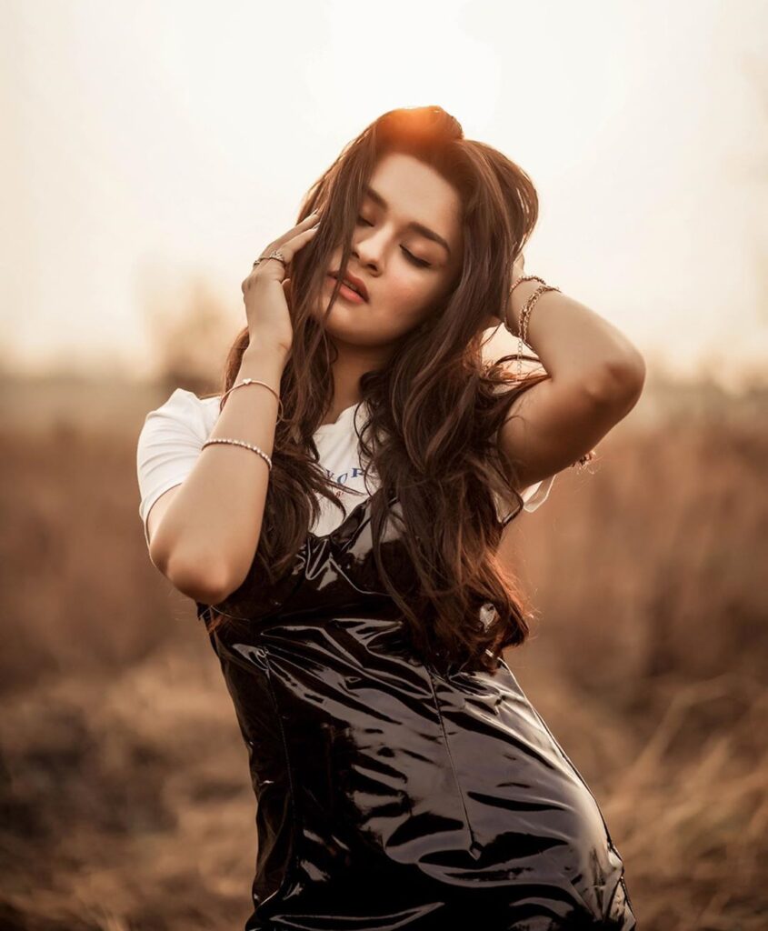 Avneet Kaur’s sun-kissed pictures will make you fall in love - 3