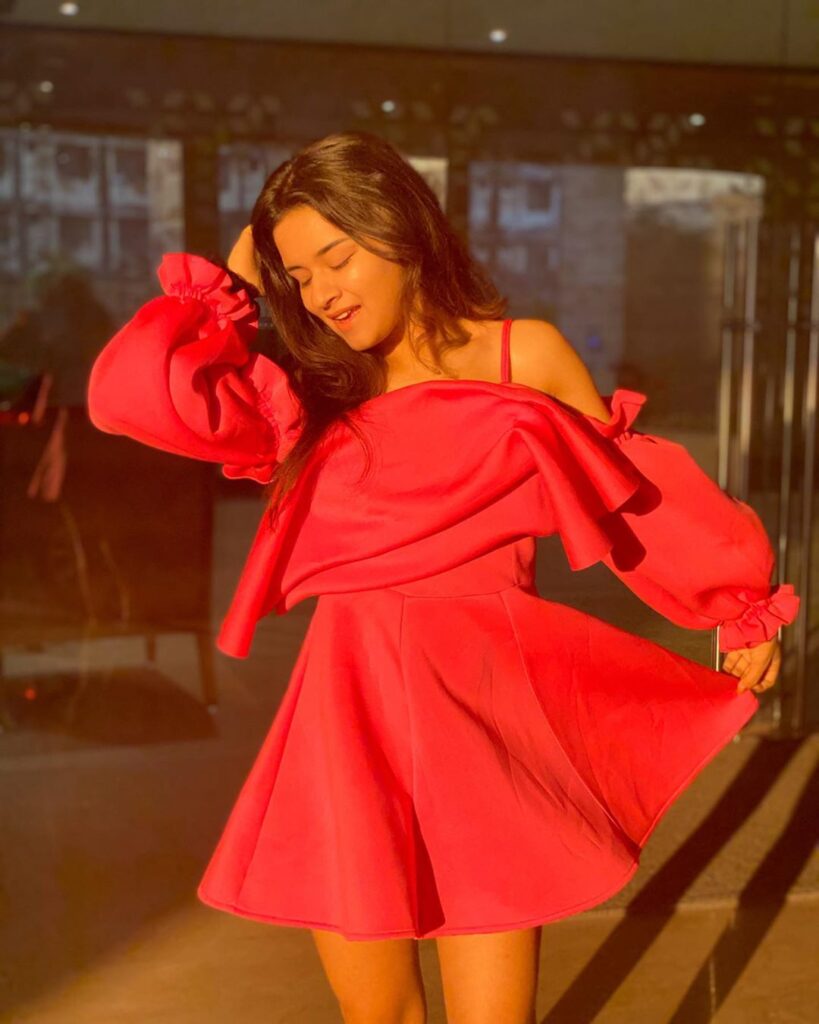 Avneet Kaur’s sun-kissed pictures will make you fall in love - 1