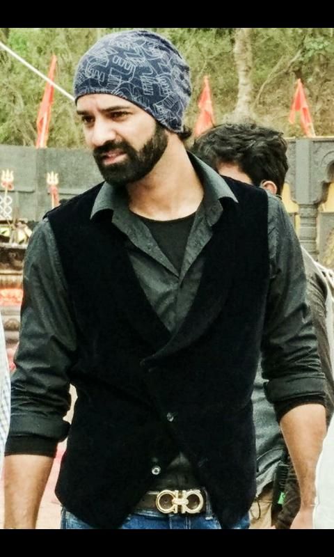 Barun Sobti Is A HAT LOVER - 2