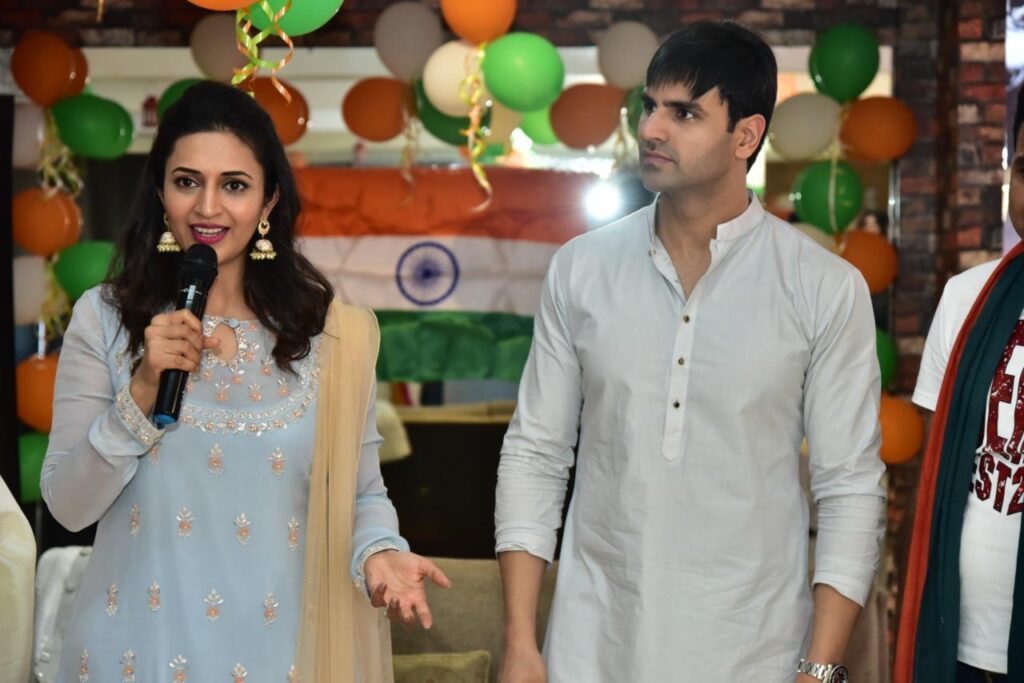 Divyanka Tripathi Dahiya and Vivek Dahiya get patriotic - 1