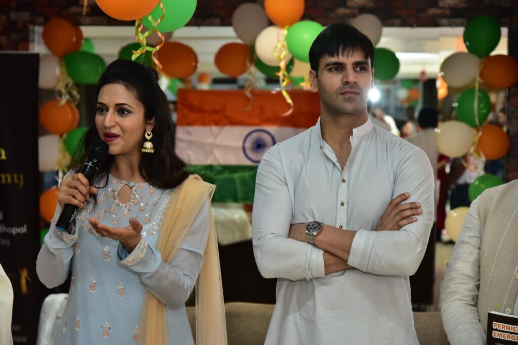 Divyanka Tripathi Dahiya and Vivek Dahiya get patriotic - 8