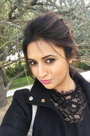 Divyanka Tripathi: The Selfie Queen - 1