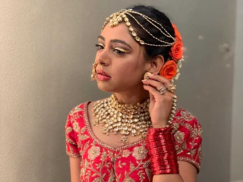 Niti Taylor hot looks and style secrets revealed - 1