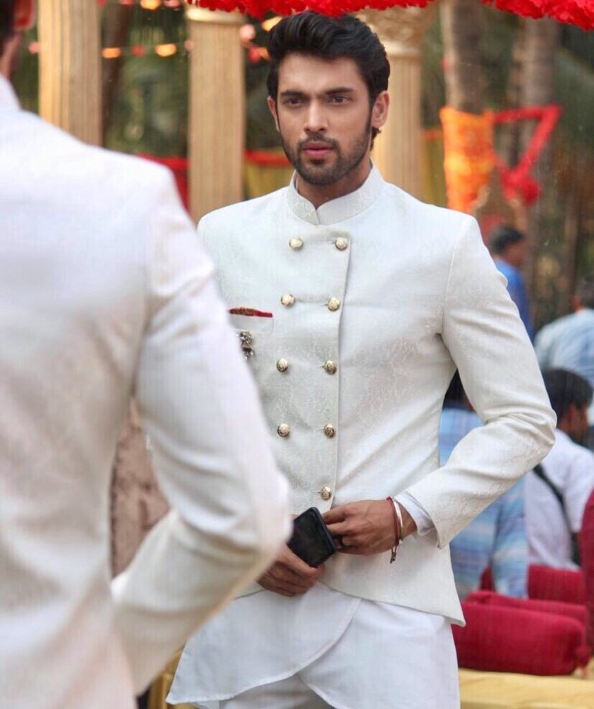 Parth Samthaan looks resplendent in traditional outfits - 3