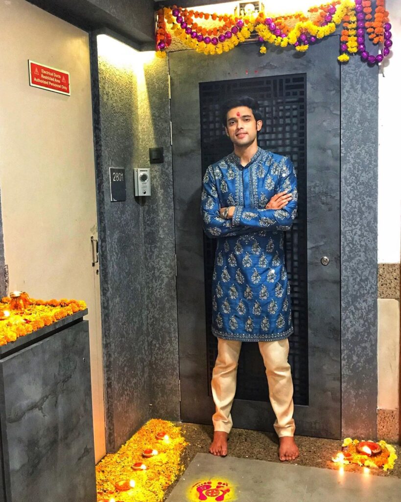 Parth Samthaan looks resplendent in traditional outfits - 4