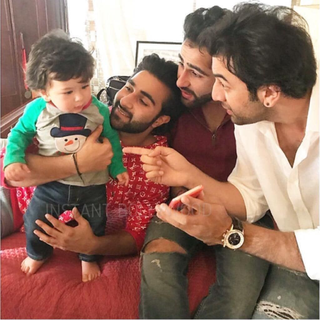 Ranbir Kapoor’s ADORABLE moments with Taimur Ali Khan - 0