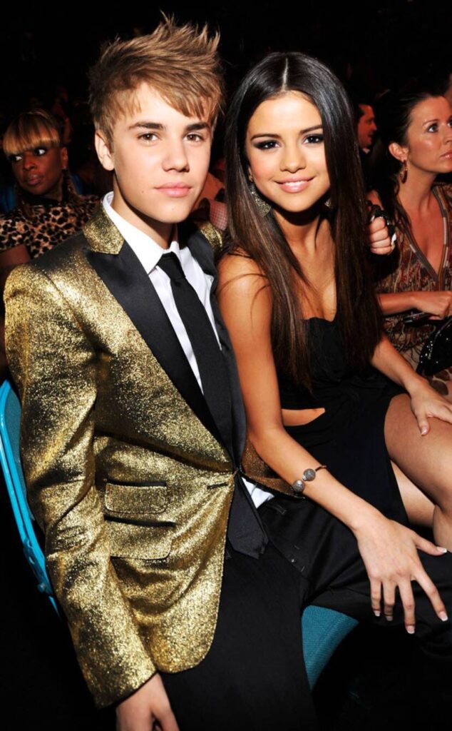 Romantic Moments Between Selena Gomez and Justin Bieber - 2