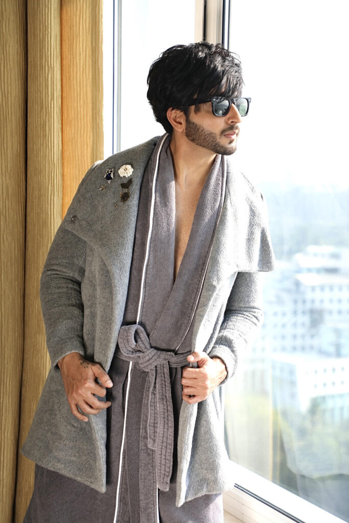 Dheeraj Dhoopar and his looks which made winter HOT - 2