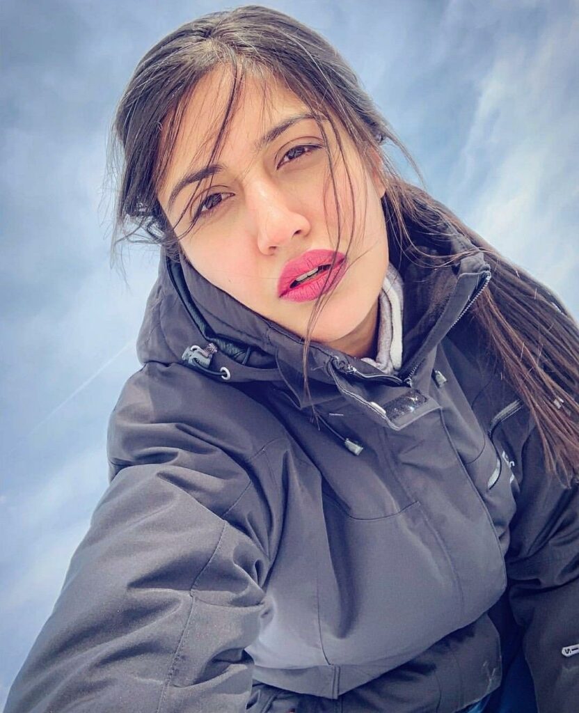 Surbhi Chandna is a selfie queen. Here’s proof - 5