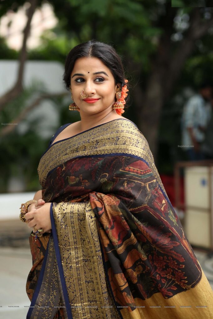 IN PHOTOS: Vidya Balan’s BOLDEST saree avatars is HOTNESS personified - 3