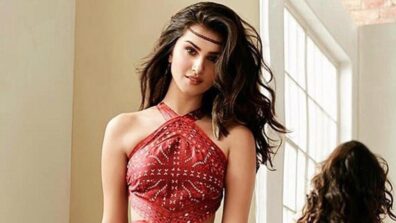 [pHOTo] Tara Sutaria flaunts toned body in a red outfit
