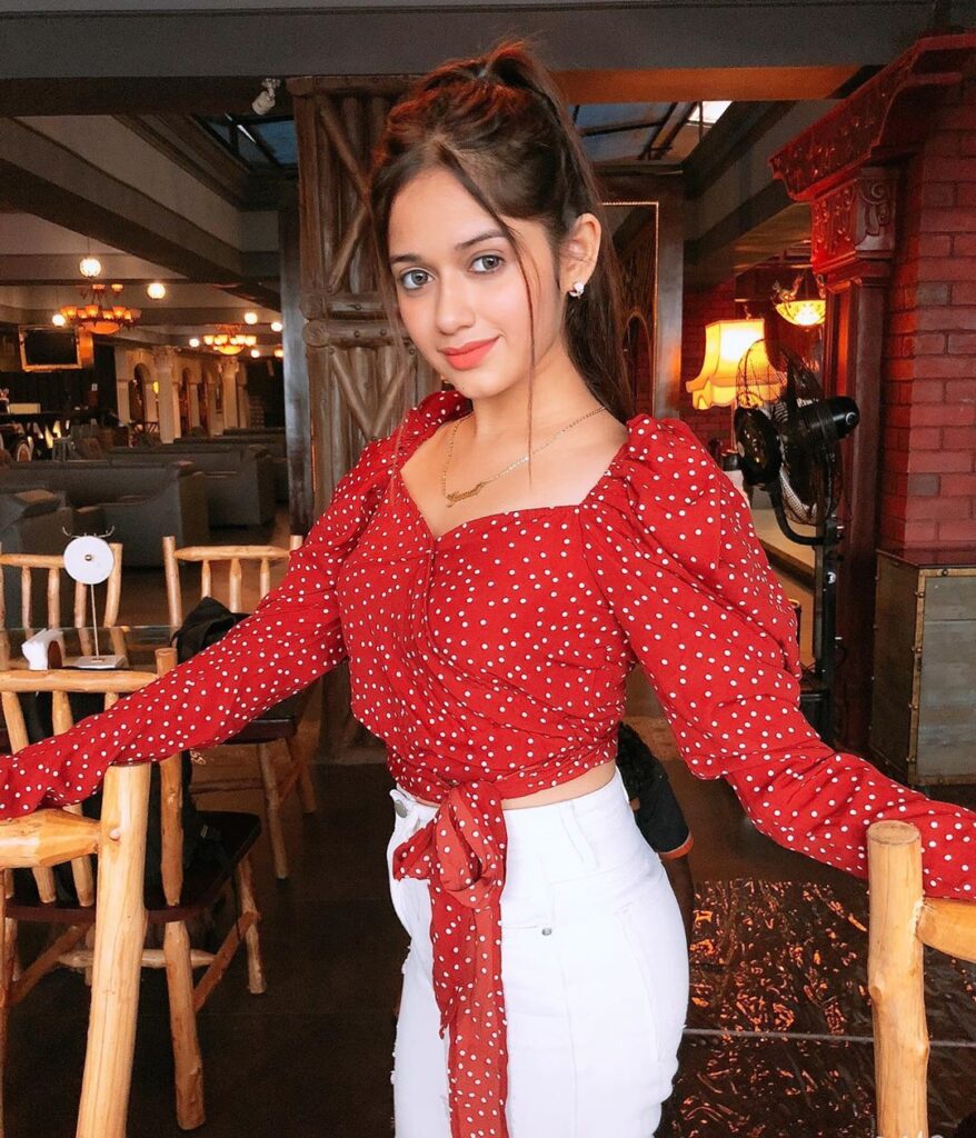 TikTok star Jannat Zubair stuns in red - 2