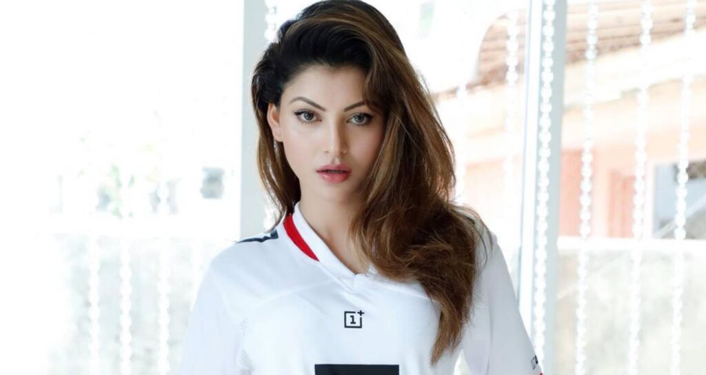 Urvashi Rautela's ethnic hairstyles that you shouldn't give a miss!