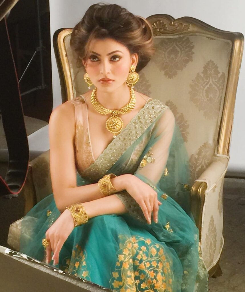 Urvashi Rautela’s love for sarees, see pics! - 1