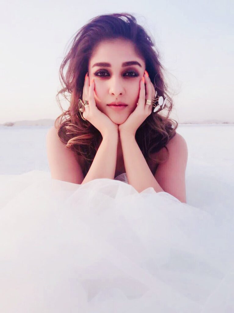 Rocking star Nayanthara is the perfect mix of glamour and divinity - 5