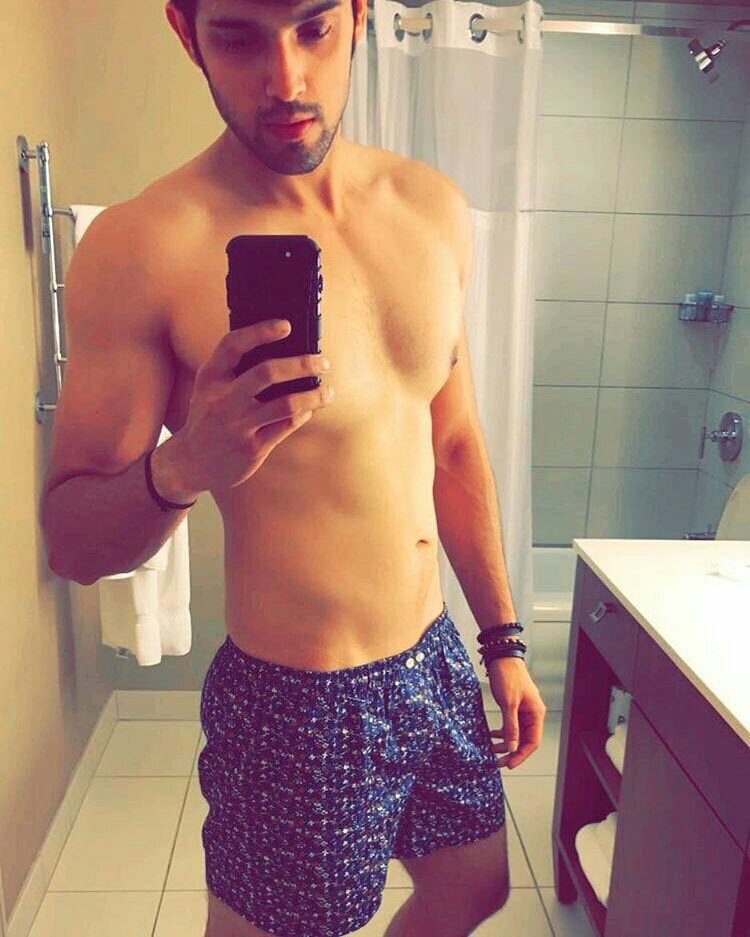 When Parth Samthaan left us drooling with his shirtless pictures - 0