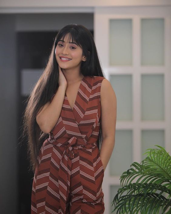 10 Times When Yeh Rishta Kya Kehlata Hai Fame Naira Aka Shivangi Joshi Gave Fashion Goals With Her Casual Looks - 9