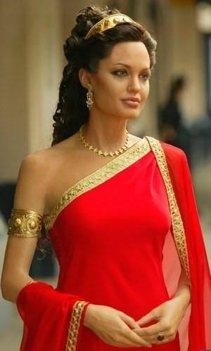 When Angelina Jolie totally rocked in sarees - 1