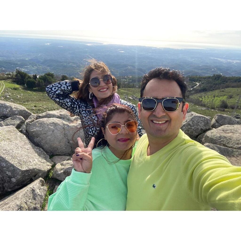 Meet the real family of Dhvani Bhanushali - 1