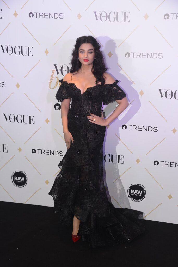 Aishwarya Rai Bachchan’s Off-the-Shoulder Dress is truly high fashion - 1