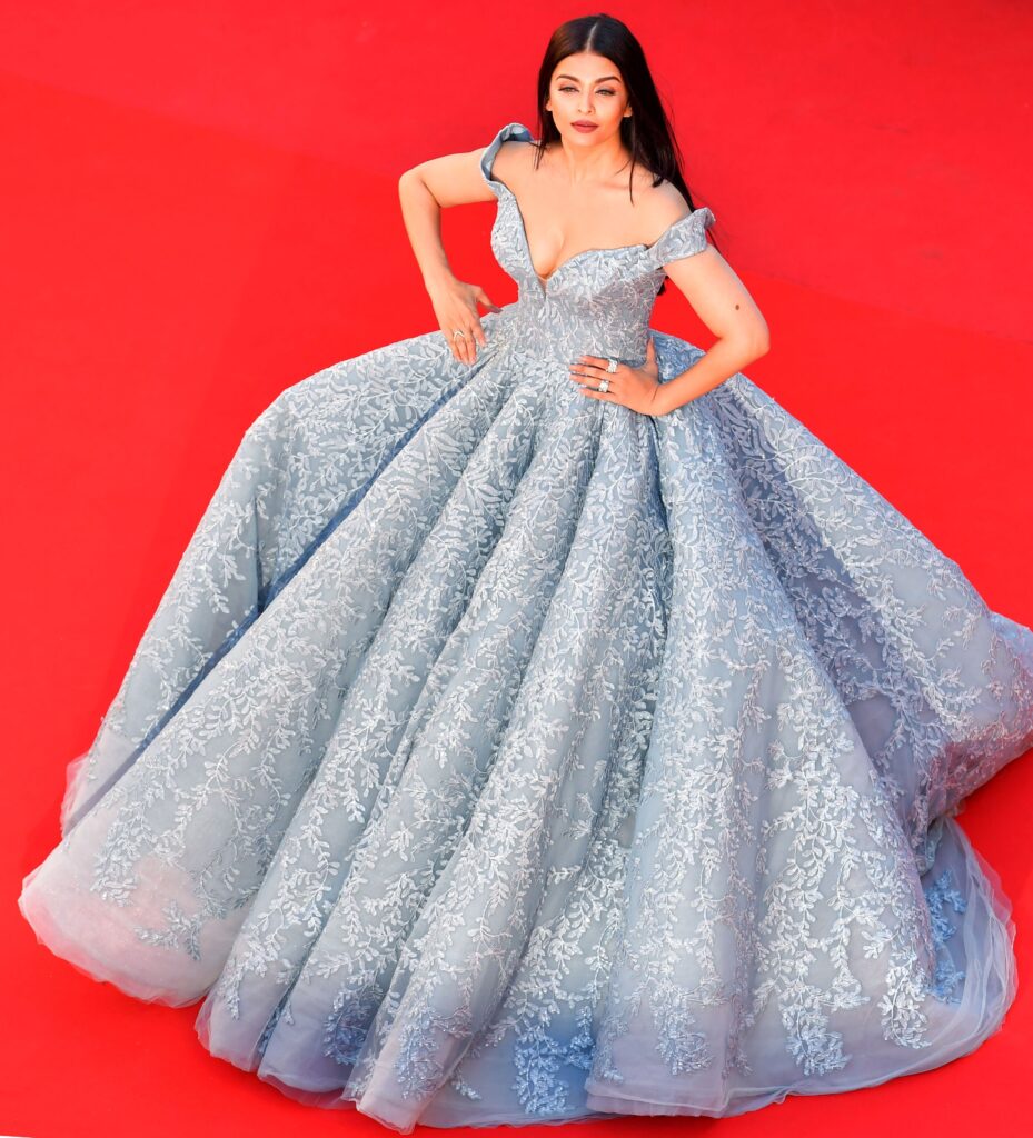 Aishwarya Rai Bachchan’s Off-the-Shoulder Dress is truly high fashion - 5