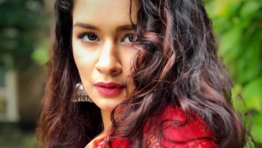 Avneet Kaur Looks Stylish in Punjabi Suit: See Pics