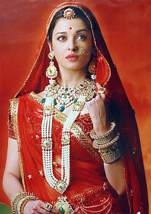 Check out Aishwarya Rai Bachchan’s eternal love for jewellery - 1