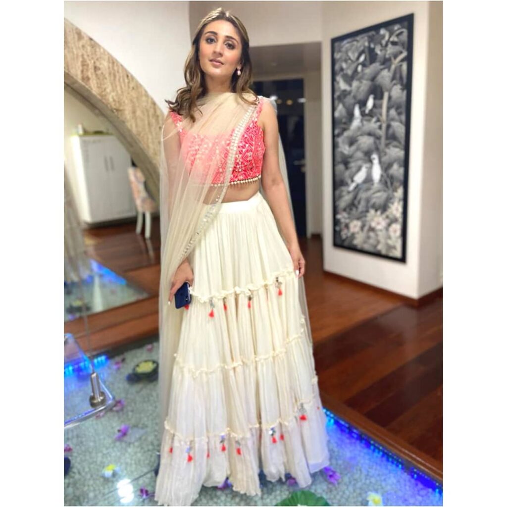 Dhvani Bhanushali’s Style File: Her Best Outfits till date - 1